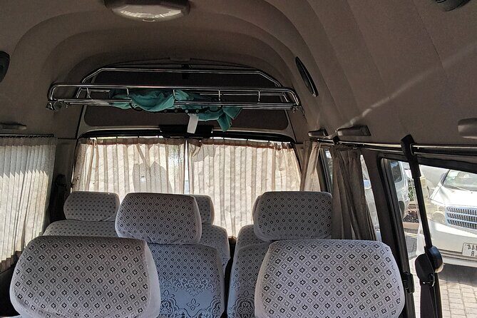 24 Hours Taxi Services in Zanzibar - Timing and Weather: The Simple Way to Avoid Frustration