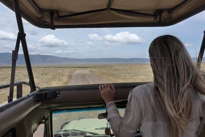 5-Days Private Midrange Safari: Serengeti, Ngorongoro & Manyara - How timing, vehicle style, and lodge location affect your sightings