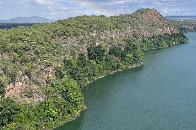 5-Hour Private Guided Tour in Lake Chala with Lunch - Bedrocks and viewpoints toward Lake Jipe and Kilimanjaro