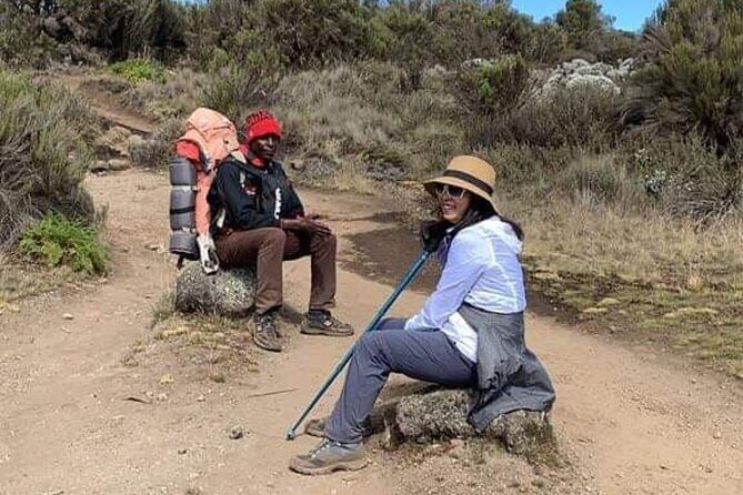 7 Days Machame Route - Day 5: Barafu Camp, Kibo glacier views, and saving your legs