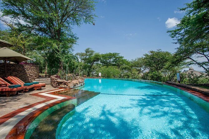 7 Days Serena Experience to Serengeti Great Migration - Tarangire National Park: the baobab-and-elephant start