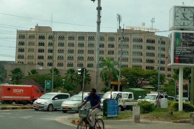 Dar es Salaam City Tour - Visit all attractive places - Kivukoni Fish Market and the State House Photo Rule