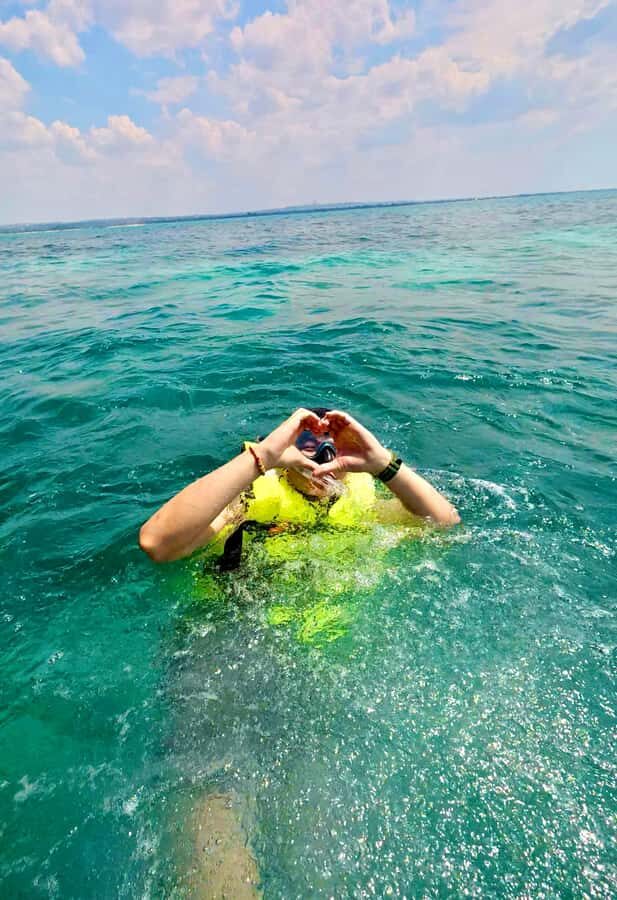 DAR ES SALAAM: MBUDYA ISLAND SNORKELING TOUR & BEACH VIBES - The boat ride from the Slipway area: traditional out, calm back