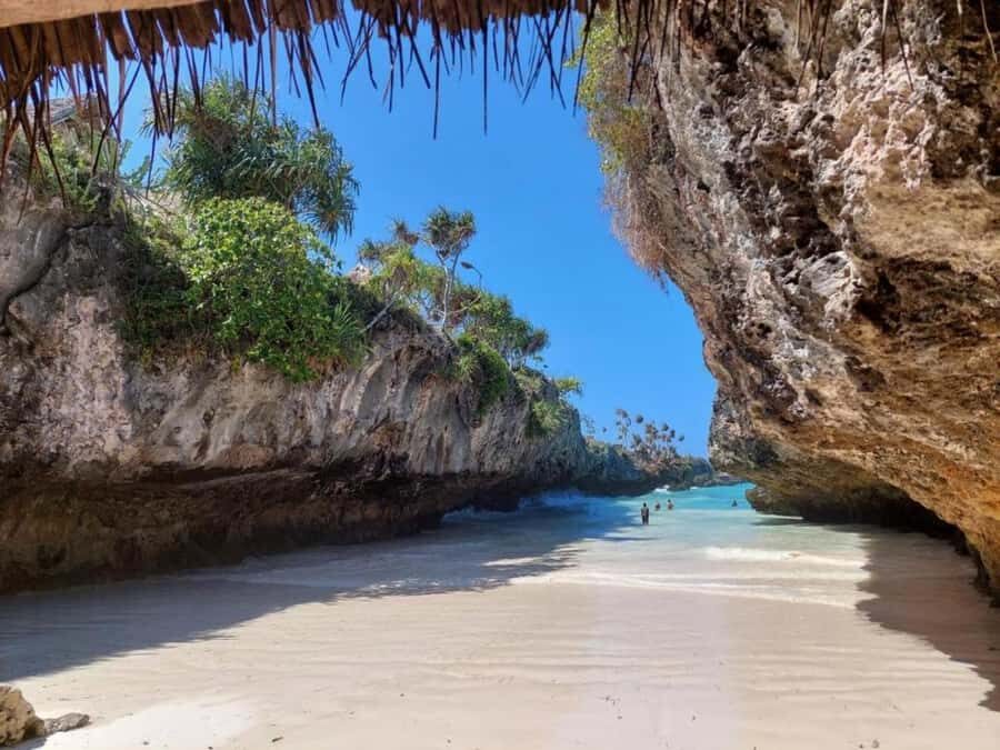 Day trip to the Rock Restaurant & relax on mtende beach - The Zanzibar Archipelago Stop: A Breather with Photos and Shopping