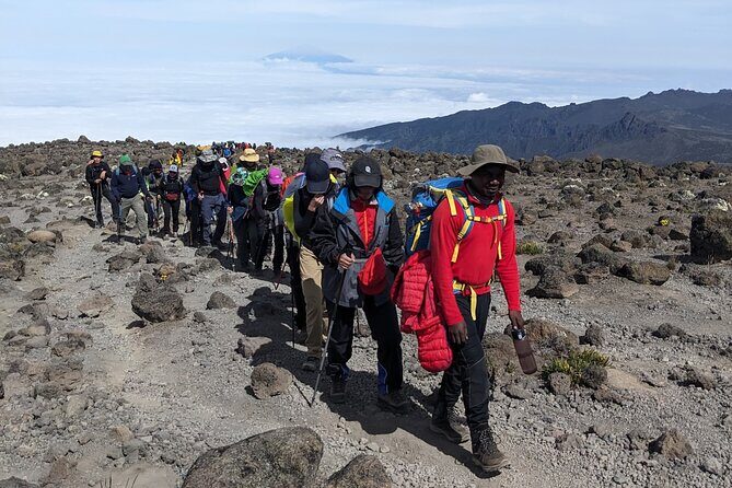 Lemosho Route 7 Days Trekking at Mount Kilimanjaro - Barafu Camp at 4600m: waiting in the cold for the big push