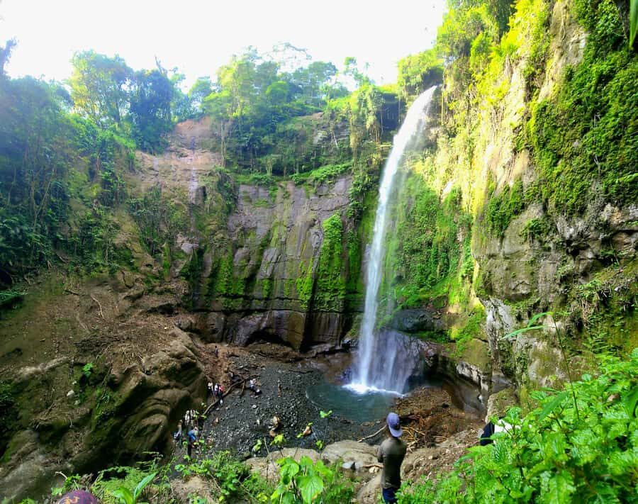 Mount Meru Arusha: Napuru Waterfall Hike by Kingstone Asilia - The river-bed hike: what that 3 hours feels like