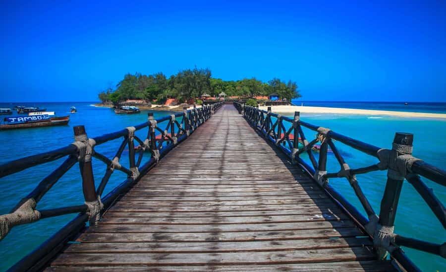 Prison island and Nakupenda sandbank - Getting from your hotel to the islands: pickup areas, water rides, and timing