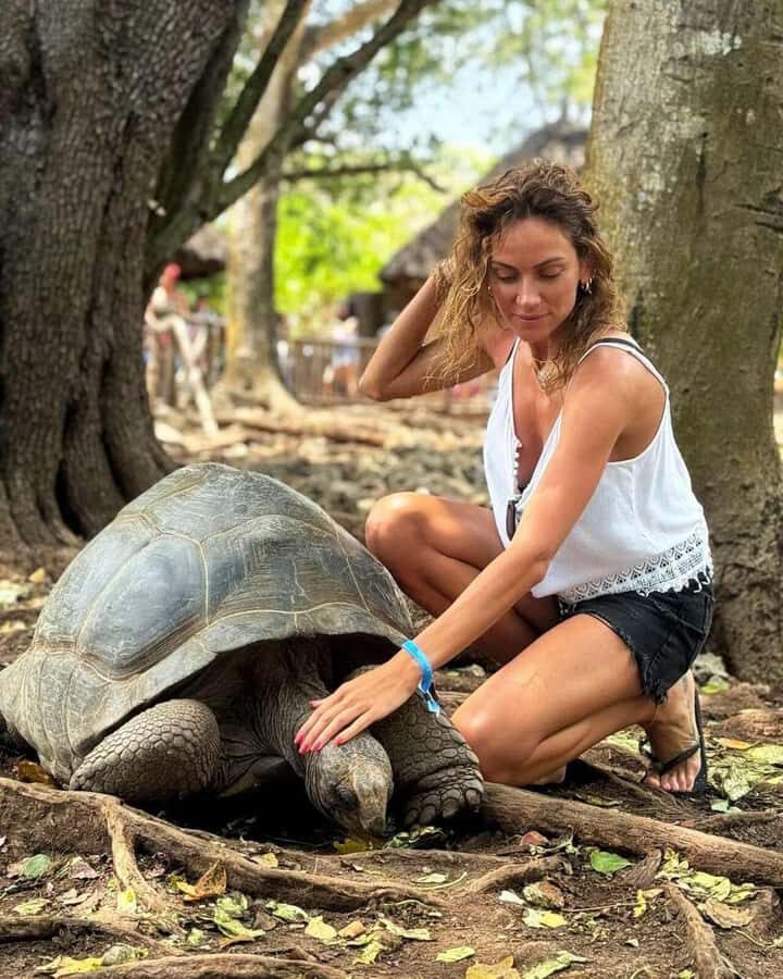 Prison Island, Sea Turtles, Rock Restaurant & Relax in Beach - Meeting points and transport: the one logistics detail that can make or break the day