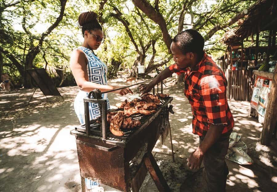 Private Chemka/Kikuletwa hotsprings with lunch & drinks - What’s included (and what you’ll pay for on your own)