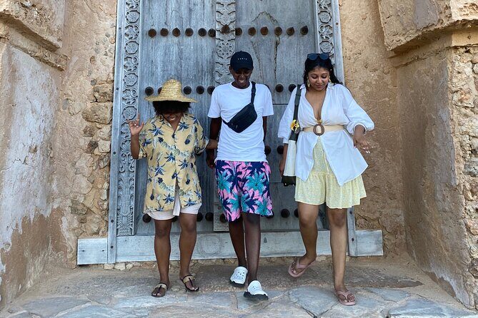 Private Tour in Historical Dar es Salaam with Lunch - National Museum of Tanzania: Fossils, Ethnography, and the Big Picture