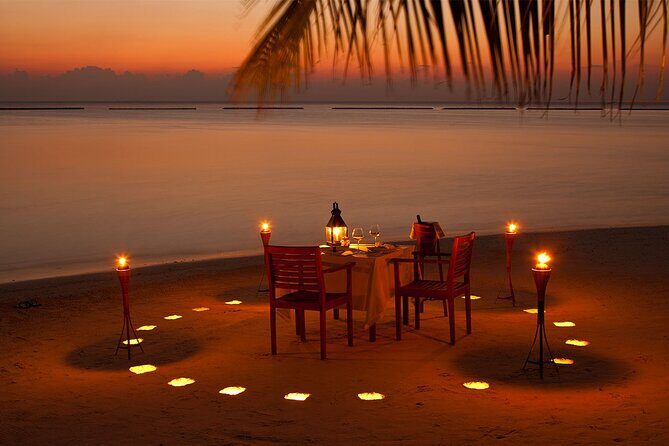 Romantic dinner with Candle at the Nungwi or Kendwa beach - The sunset over the Indian Ocean: why this timing is worth it