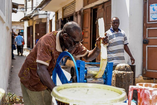Stone Town Foodie Walk - The Stone Town walking part: history told at street speed