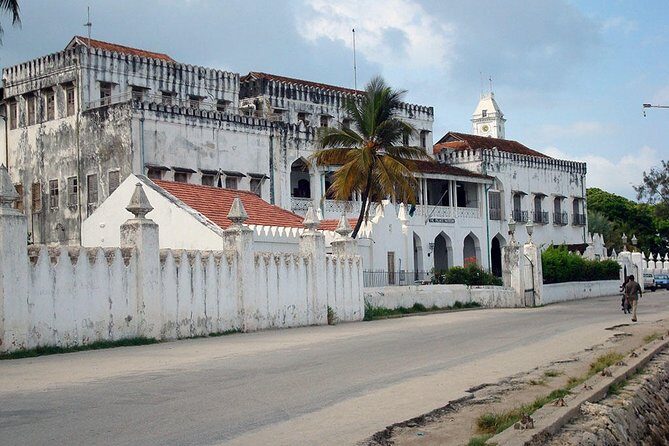 Stone Town Guided Tour from Zanzibar - Walking Pace, Heat, and the Dress Code Reality