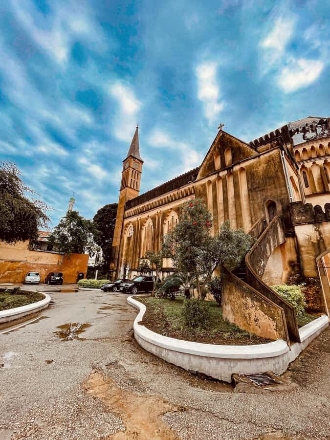 Stone Town Walking Tour With Local Expert Guide - The Doors of Zanzibar: Architecture You Can Actually Notice