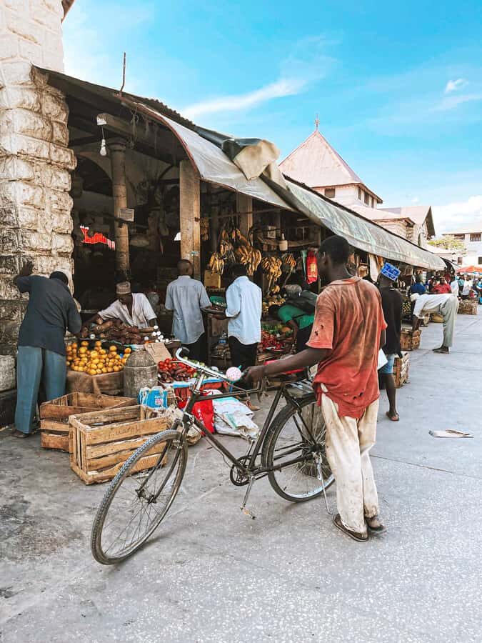 Stone Town Walking Tour With Local Expert Guide - Getting Food Tips You Can Use the Same Night