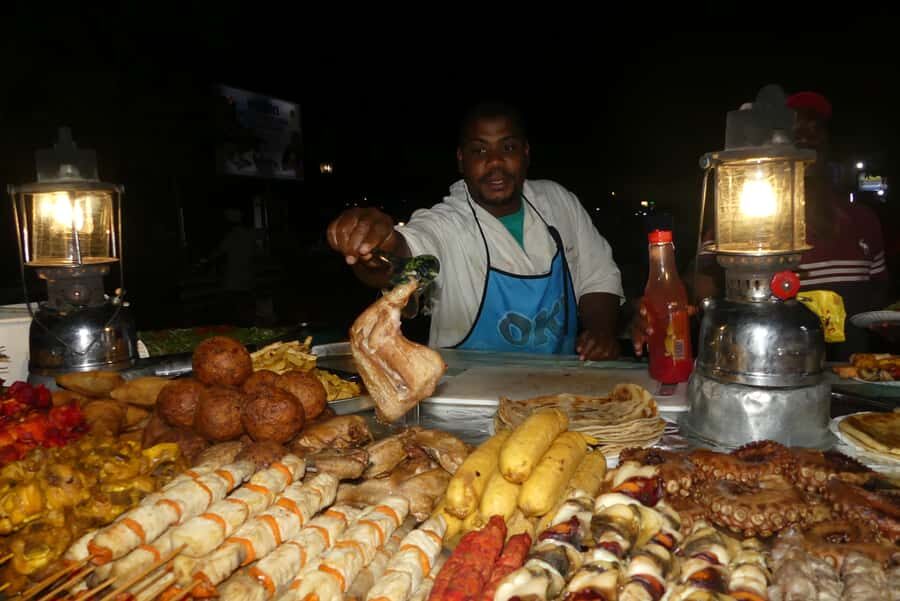 Stonetown: Food Markets and Street Food Walking Tour - Meeting Stone Town After Dark: Darajani Market at 6 PM