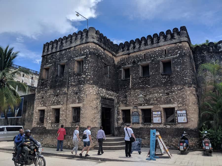 Stonetown Historical Walking Tour & Traditional Lunch - 9AM at Old Fort: why the start matters