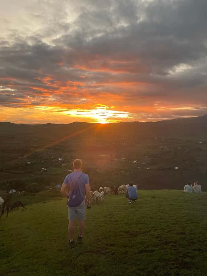 Sunset Tour in Arusha - The 3-hour flow: pickup, sightseeing en route, then sunset time at 7pm
