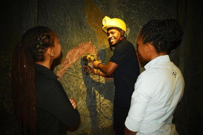 Tanzanite experience tour - Tanzanite shopping in Arusha - How the day runs: 9:00 am start and a flexible 3 to 8 hours
