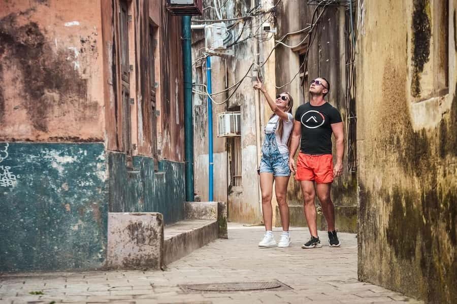 Walking in Stone Town with a Expert Tourguide - Old Fort, House of Wonders, and the trade crossroads story