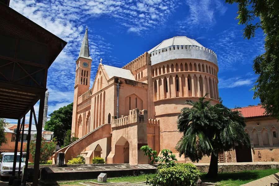 Walking in Stone Town with a Expert Tourguide - Markets and spices: see how Zanzibar connects to daily life