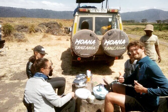Wildlife Safari Tanzania - Lake Natron morning stop: a change of scene during the drive