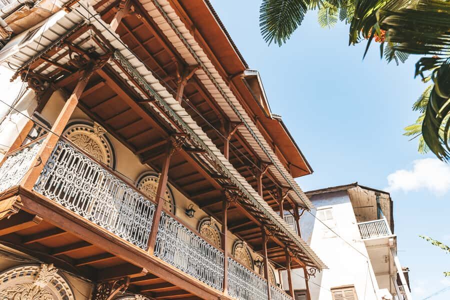 Zanzibar City: Guided Tour of the Stone Town District - The alleyway maze: seeing the town the way locals do