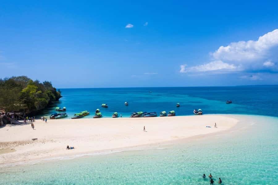 Zanzibar: Combo Zanzi Prison & Nakopenda Island & Stone town - Prison Island and Nakopenda Beach: the core vibe of this 9-hour loop
