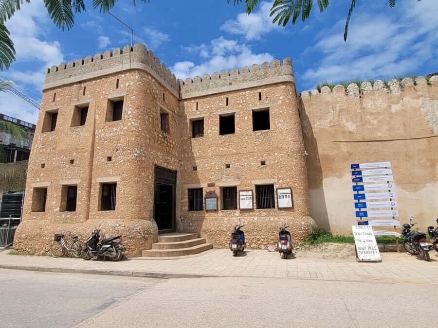 Zanzibar: Stone Town Walking Tour With Hotel Pickup - Why Stone Town makes more sense on a private, guided walk