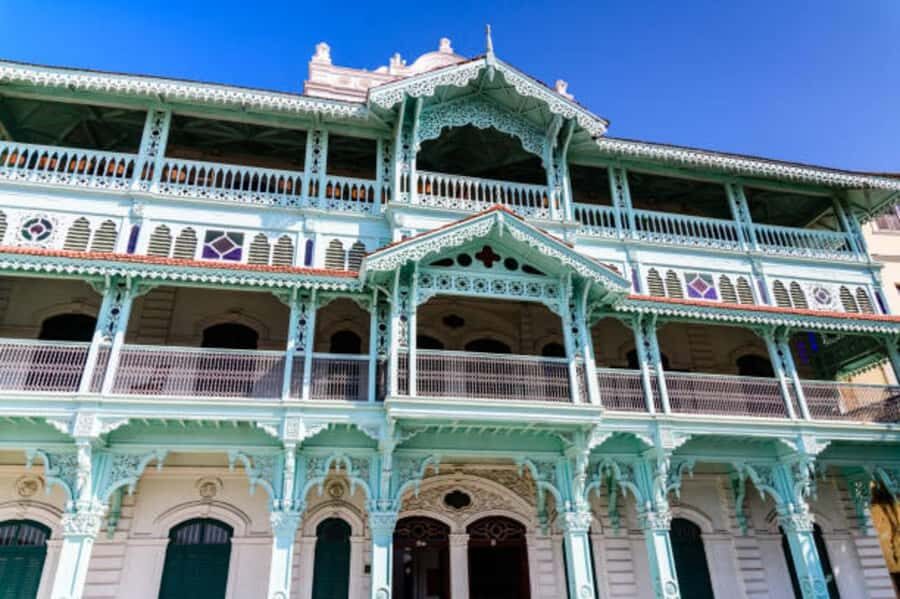 Zanzibar: Stone Town Walking Tour With Hotel Pickup - House of Wonders exterior: impressive even without paying extra