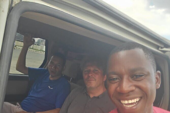 Zanzibar taxi service/airport transfer - Finding your driver quickly: name-sign meetings that cut confusion